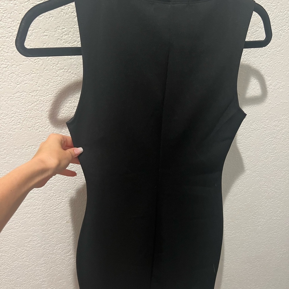 Black cocktail dress. From forever 21. Size small.